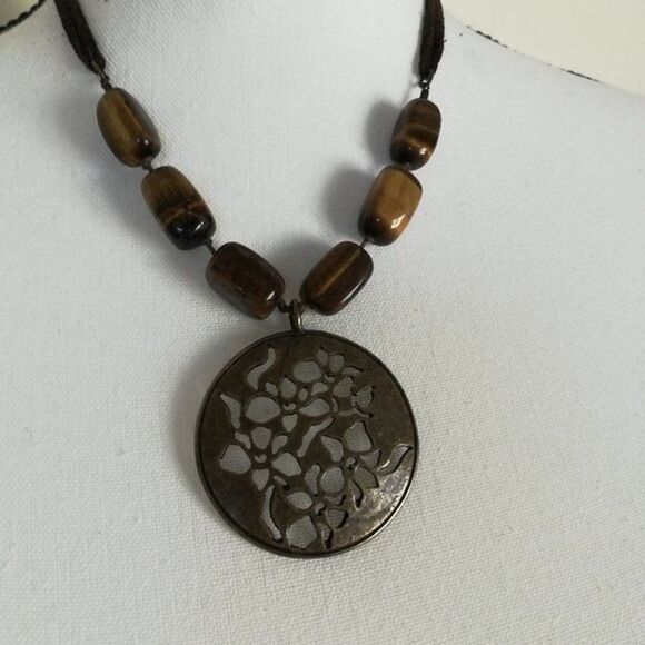Avon Brass Floral Cutout Medallion Pendant Tiger's Eye Beaded Necklace - Picture 4 of 11